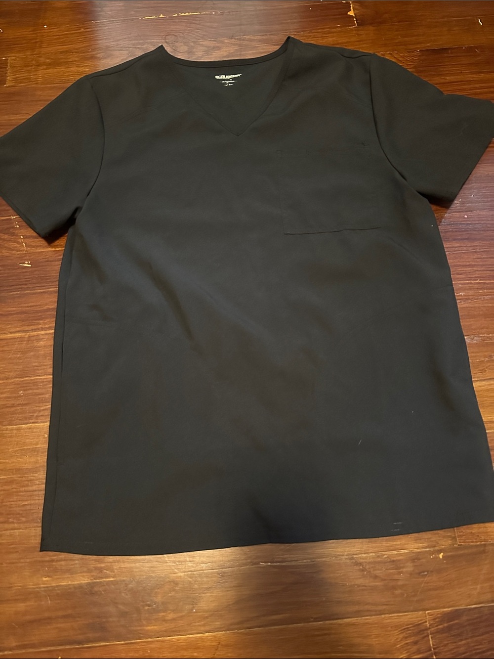 Scrubstar women’s Black V-Neck Short Scrub Top